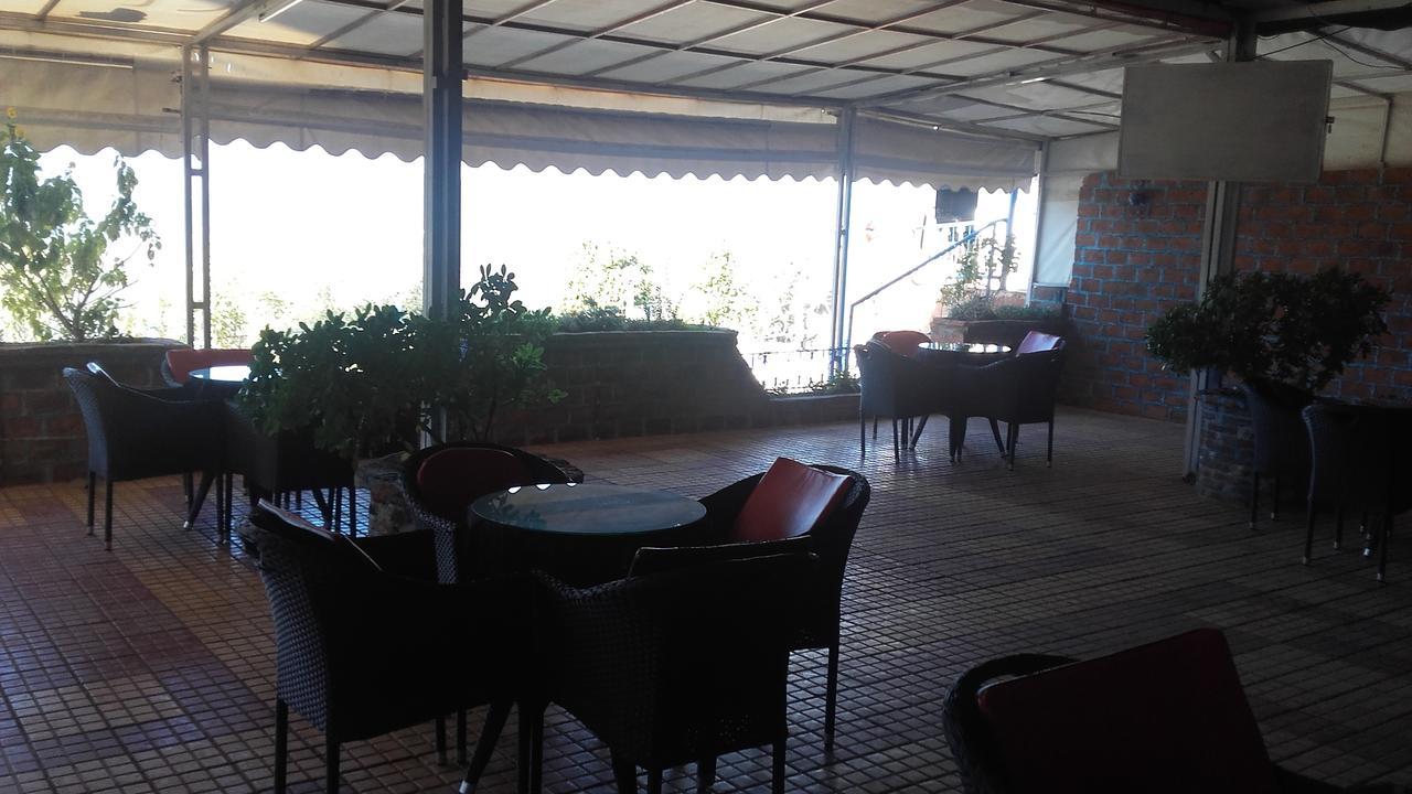 Touraghine Hotel & Cafe เชฟชาอูน ภายนอก รูปภาพ
